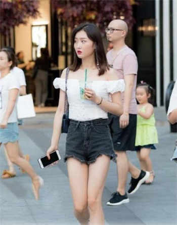 讽刺一个人的虚伪句子