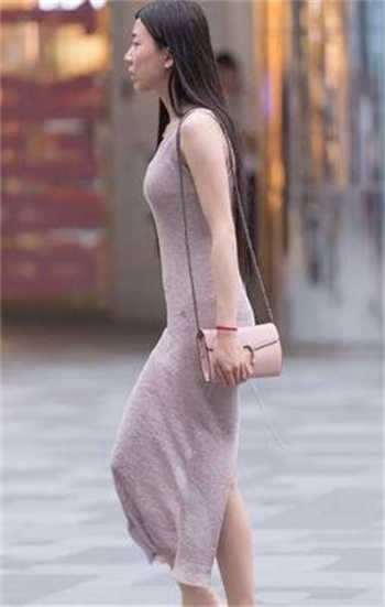 中班美术《漂亮妈妈》