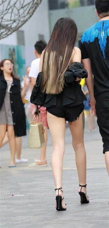 父亲欠债女儿以身抵债木鱼
