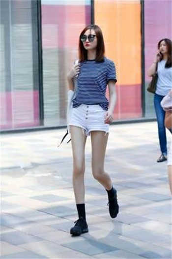 女保险业务员来我家