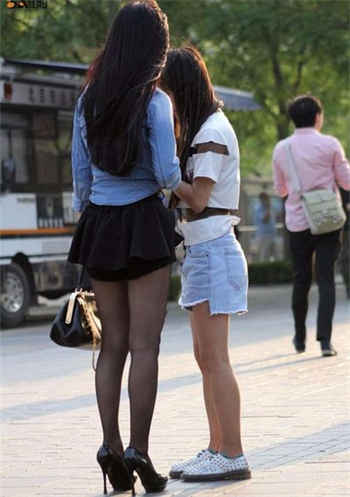都市美艳后宫未删txt