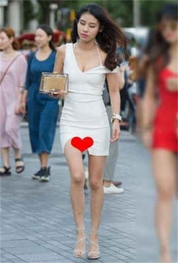 李妍希queenie家境