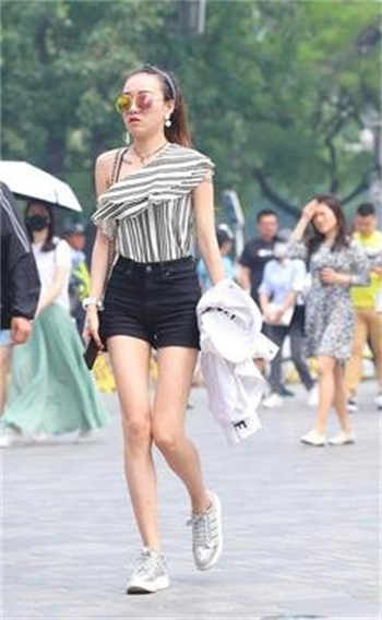 穿越明末娶董小宛的小说
