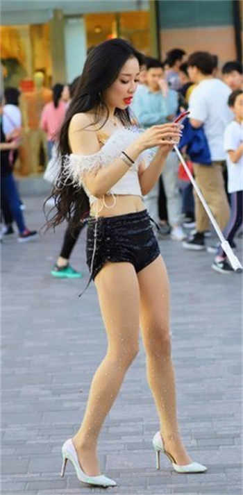 女员工为了一个合同