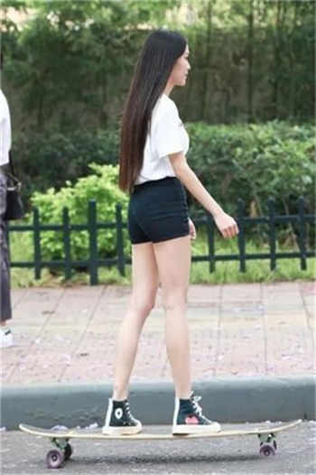 一线天女人图片