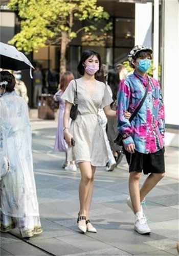 体校游泳帅哥被双龙